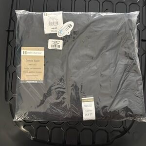 Men’s Croft and Barrow men’s dress pants
Size 36X32. Cole navy